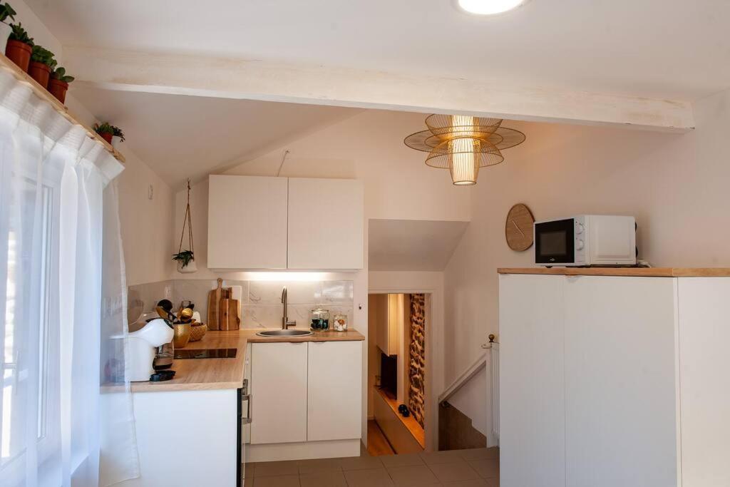 Le Cocoon - Appartement Dans Maison Du Xviieme Siecle Fougères Exterior foto