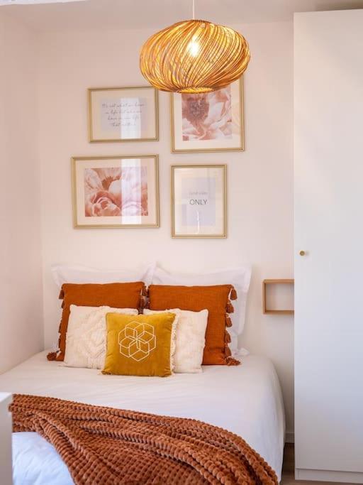 Le Cocoon - Appartement Dans Maison Du Xviieme Siecle Fougères Exterior foto
